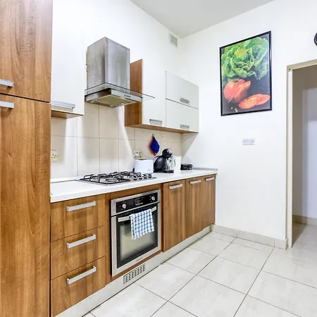 Lovely 2br In The Historical Town Of Bormla By 360 Estates *