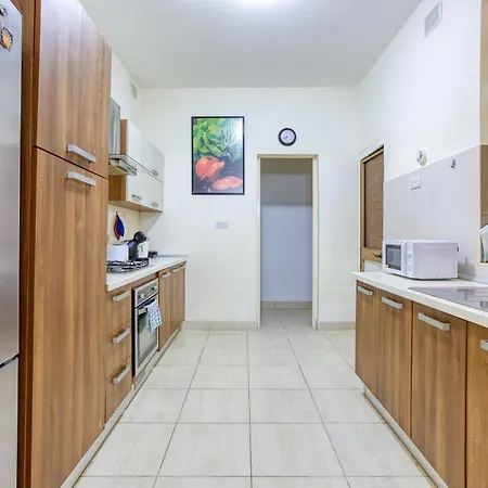 Апартаменты Lovely 2br In The Historical Town Of Bormla By 360 Estates Cospicua