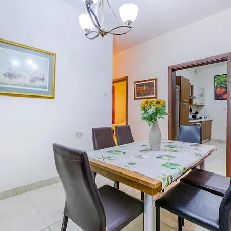 Lovely 2br In The Historical Town Of Bormla By 360 Estates *